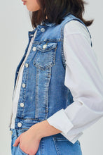 Lade das Bild in den Galerie-Viewer, Jeansweste  „Lottie“
