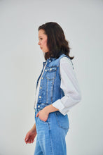 Lade das Bild in den Galerie-Viewer, Jeansweste  „Lottie“

